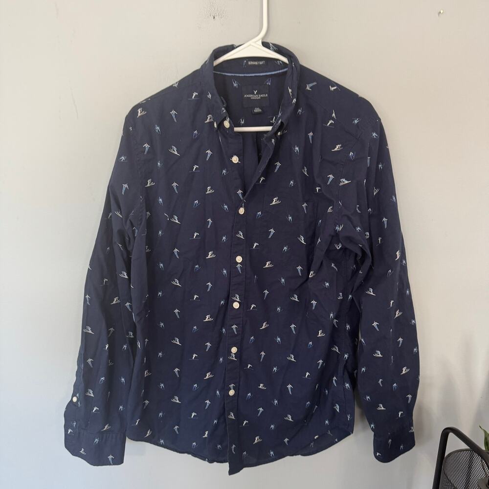 American Eagle Seriously Soft Button Down Shirt Men's Size Medium Skiiers Skiing